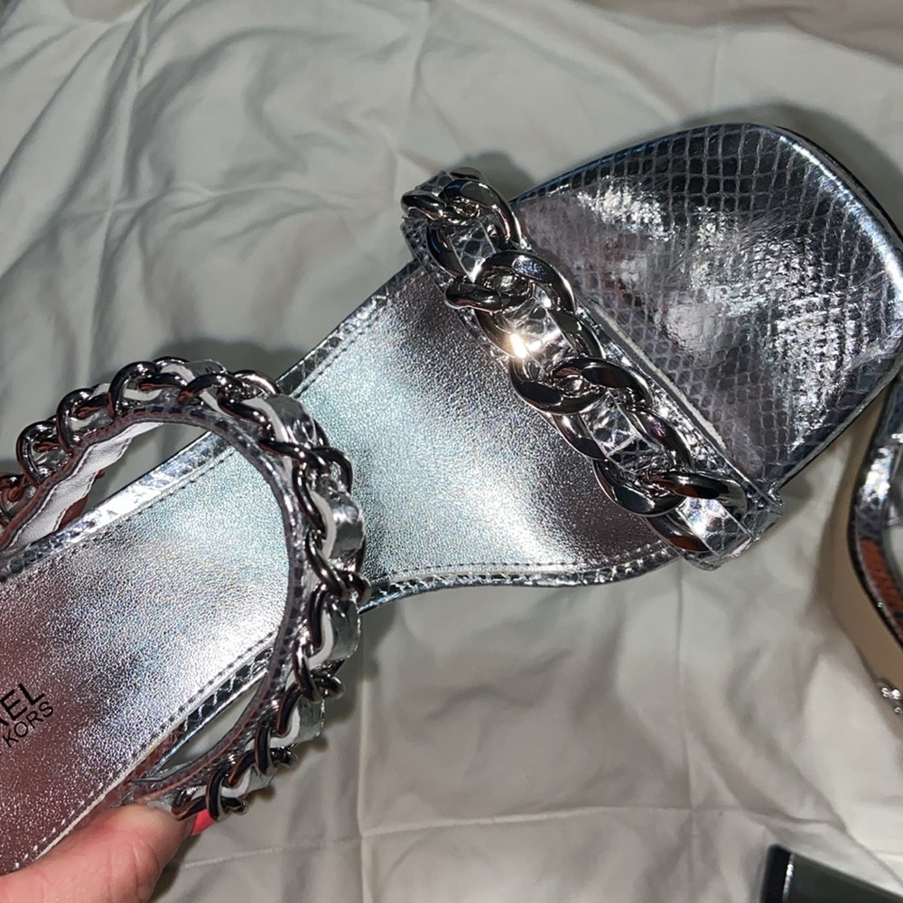 New MICHAEL KORS Clara Embellished Leather Sandals - Picture 11 of 16